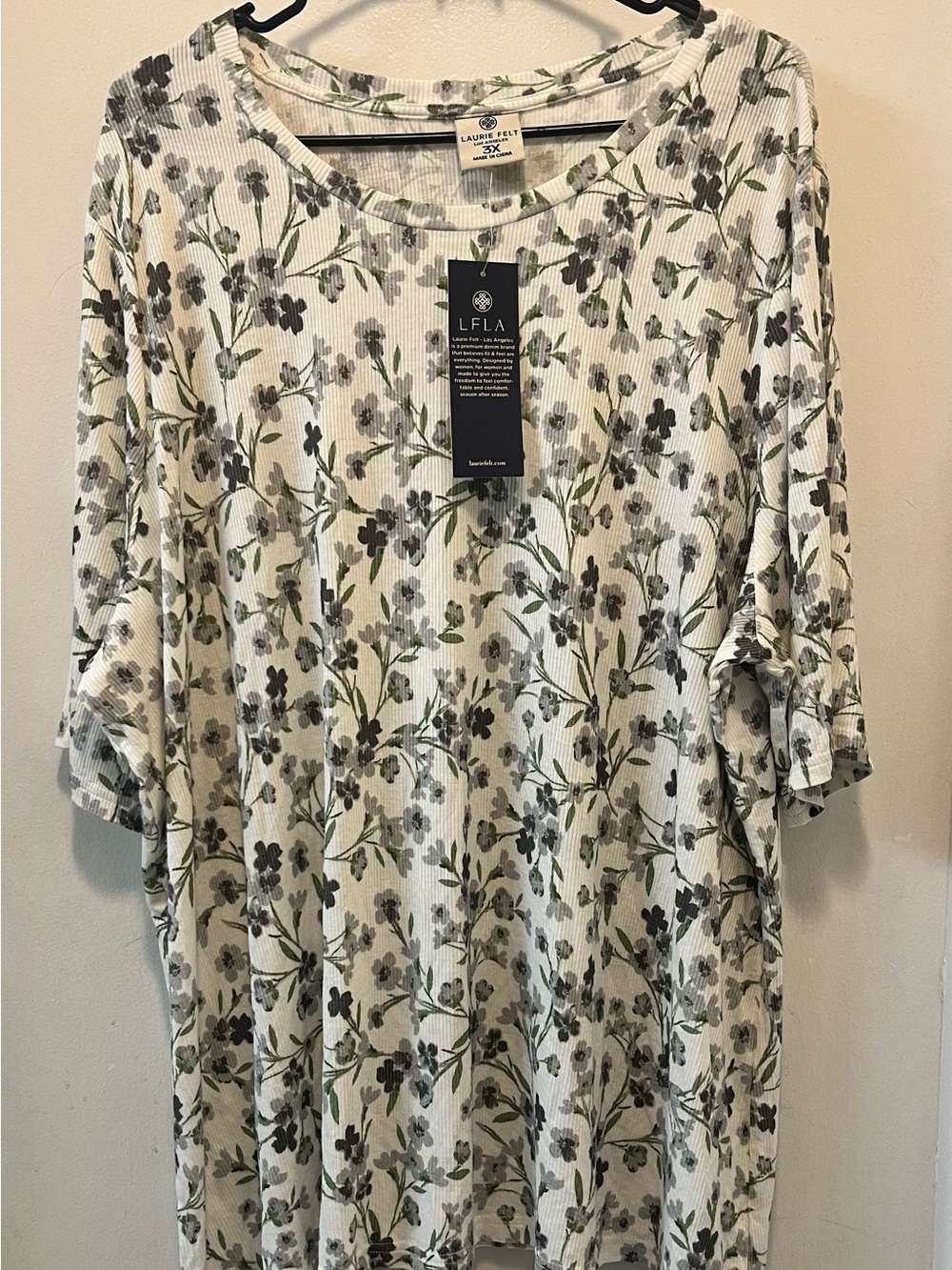 Laurie Felt White Floral Ribbed Tee with Green Stems
